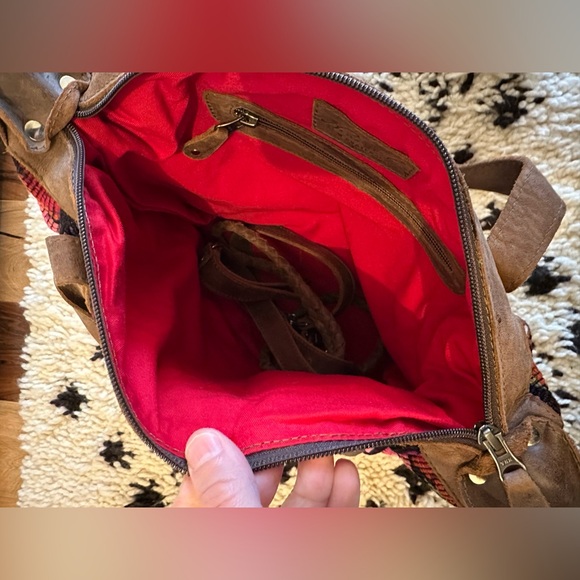 EUC Nena & Co. One of a Kind - Picture 4 of 4